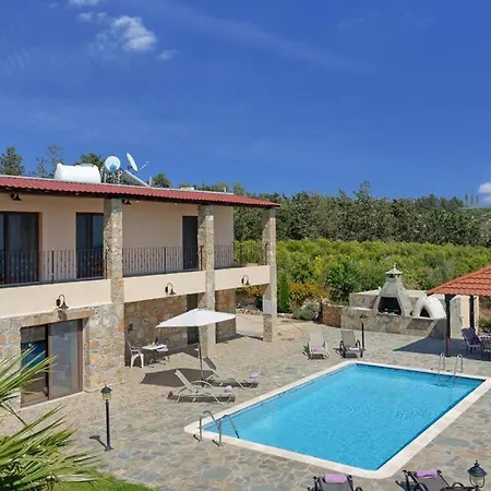 Sleeps 9 With Pool Air Con And Wifi *