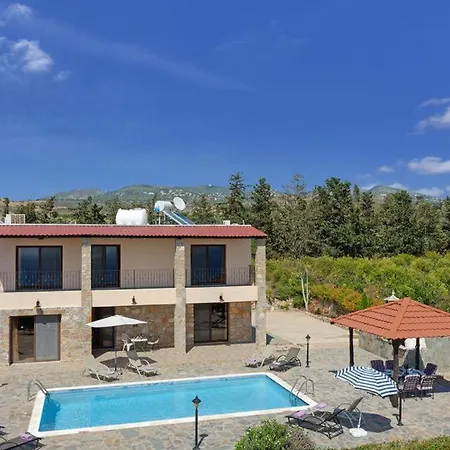 Sleeps 9 With Pool Air Con And Wifi Villa